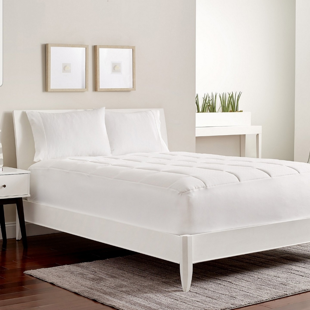 NWT Matress Pad Stay Well